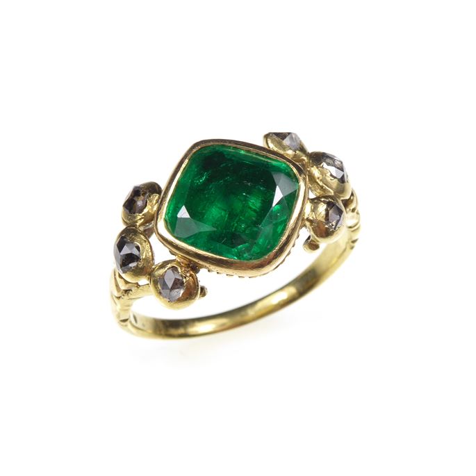 Antique emerald and diamond ring | MasterArt